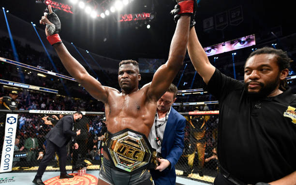 Chủ tịch Dana White phân biệt đối xử giữa Deiveson Figueiredo và Francis Ngannou?