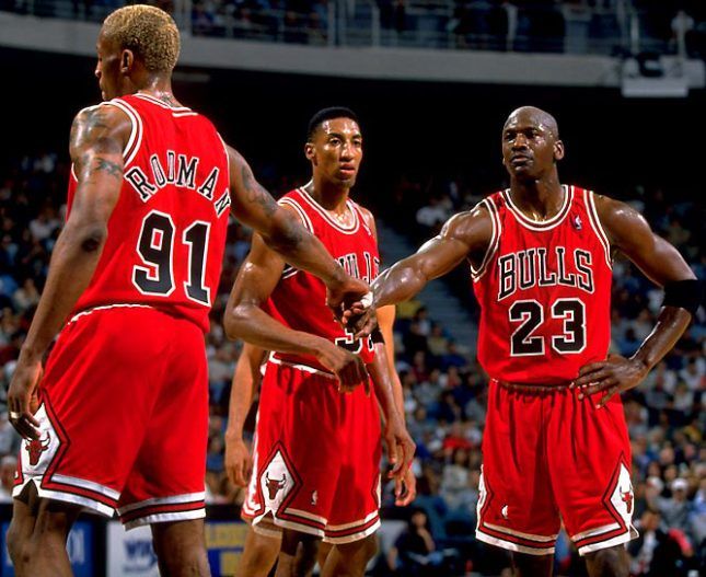 Dennis Rodman lần đầu tiên can thiệp vào drama giữa Scottie Pippen và Michael Jordan - Ảnh 3.