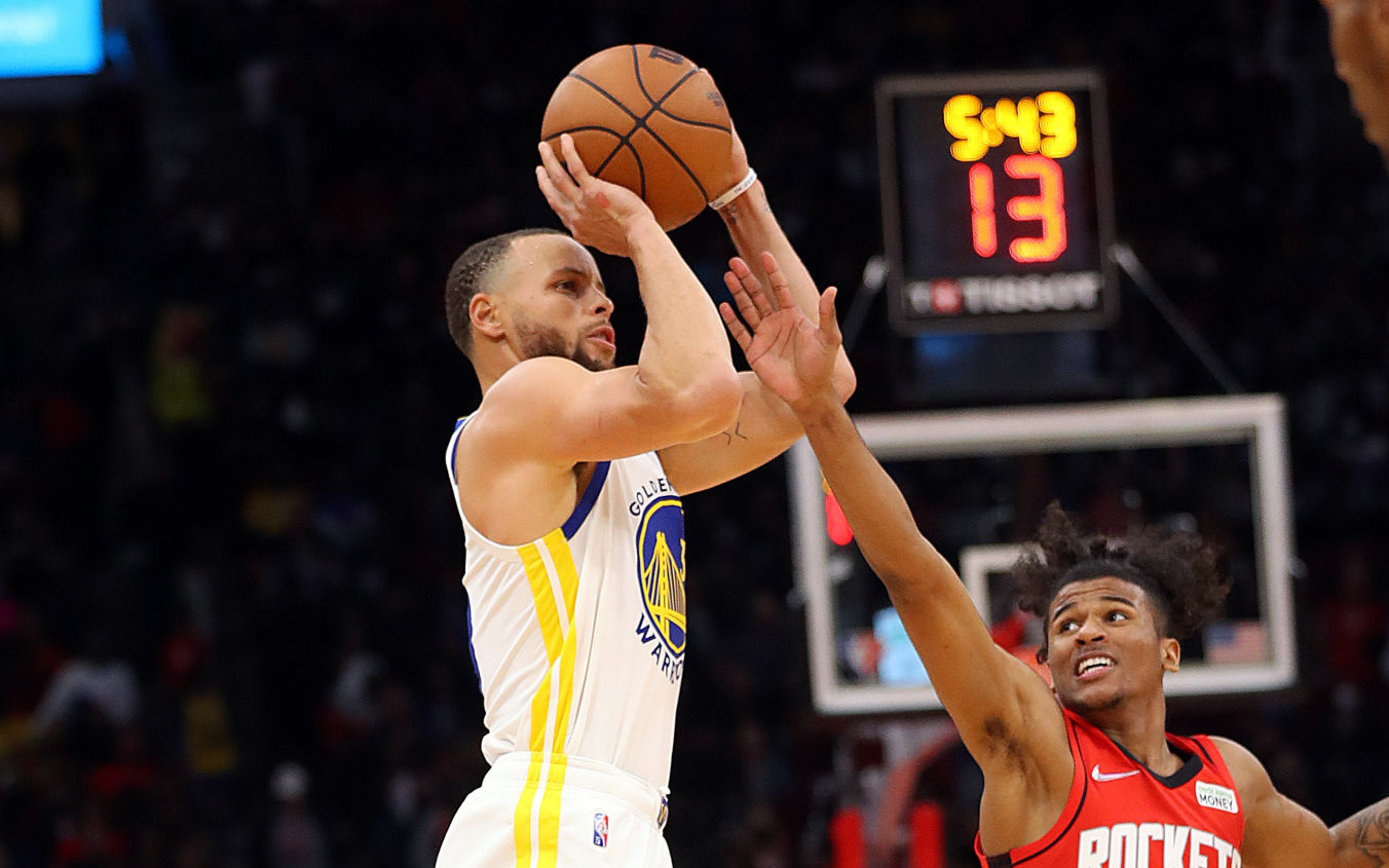 Stephen Curry bùng nổ ngày đầu năm, “lì xì” fan Warriors bằng thắng lợi lớn tại sân nhà Rockets