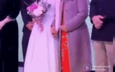 Vợ Đức Chinh tình cảm nắm tay mẹ chồng trong ngày đầu về làm dâu