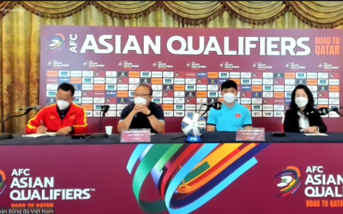 Họp báo ĐT Việt Nam vs ĐT Oman: HLV Park Hang-seo tự tin khắc chế "đòn hiểm" của đối thủ 