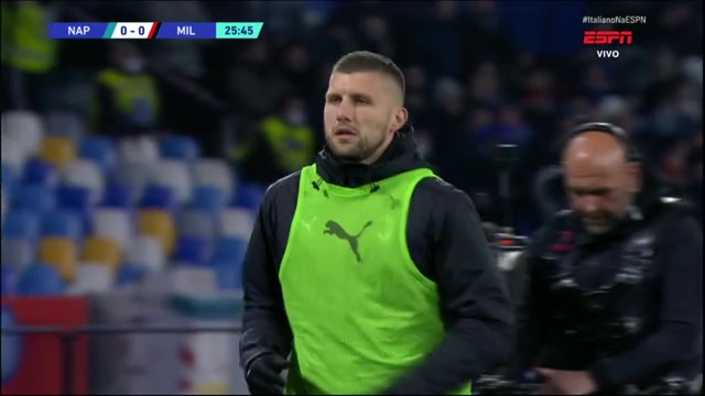 Chân Giroud rách sâu, chảy máu ghê rợn sau pha vào bóng của sao Napoli và cái kết bất ngờ - Ảnh 6.