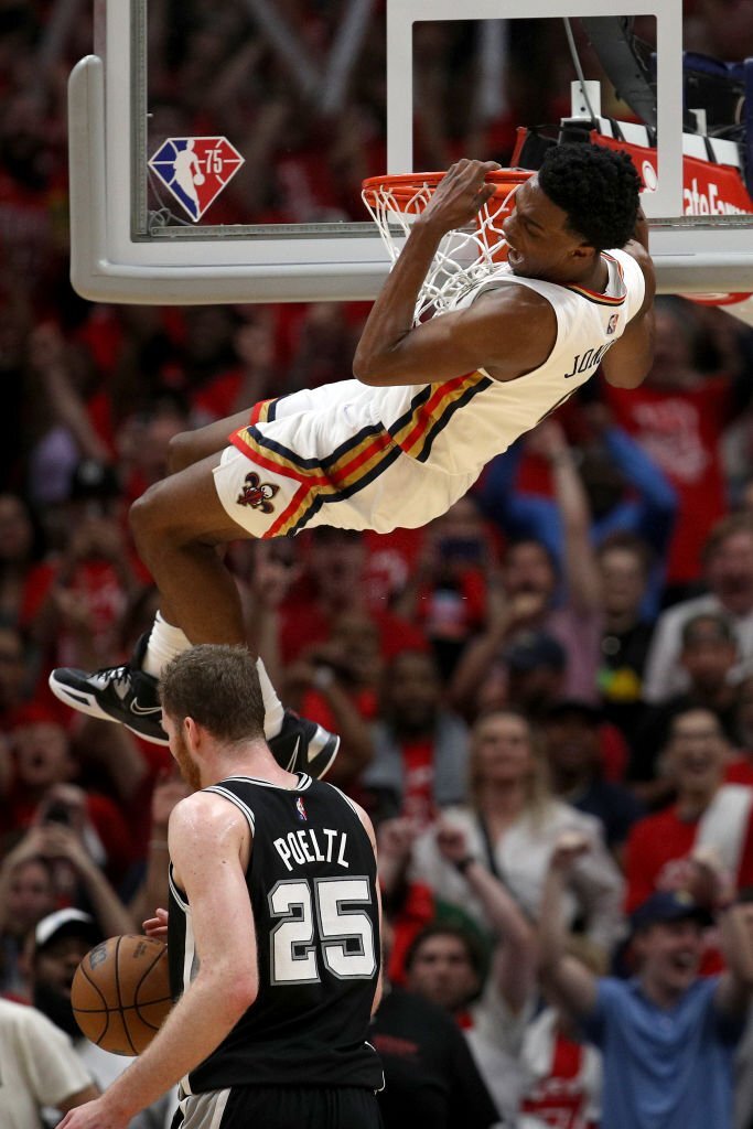 New Orleans Pelicans phá tan giấc mơ Playoffs của San Antonio Spurs - Ảnh 1.