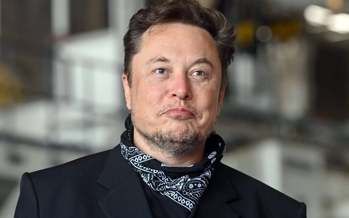 Fan MU quay sang &quot;cầu cứu&quot; tỷ phú Elon Musk