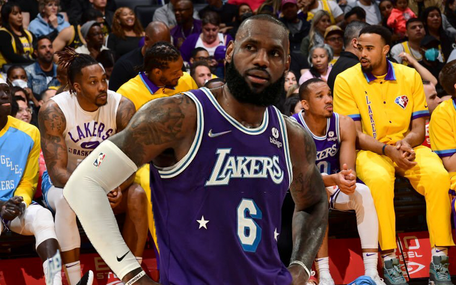 NHM nổi giận sau trận thua trị giá cả mùa giải của Los Angeles Lakers