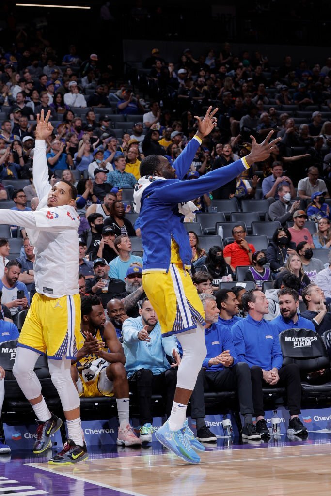 Thắng dễ “nhược tiểu”, Golden State Warriors giành lại vị trí thứ ba - Ảnh 1.