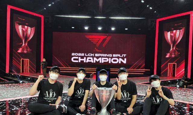 Faker và T1 lên ngôi vương LCK mùa Xuân 2022