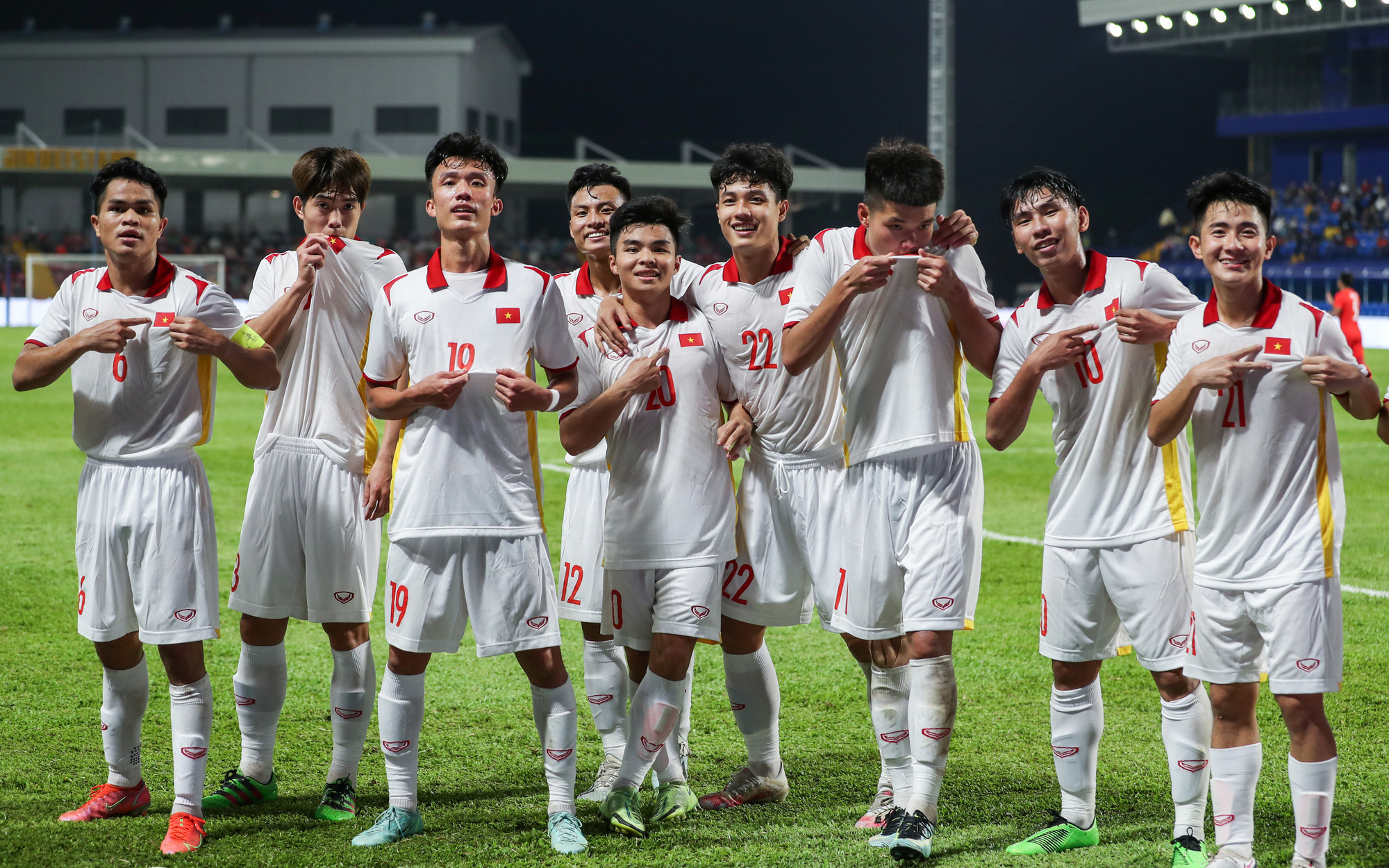 U23 Việt Nam hội quân chuẩn bị cho SEA Games 31, HLV Park Hang-seo vẫn giấu tên 3 trụ cột