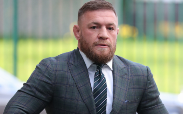 Conor McGregor chính thức hầu tòa, đối mặt với 6 cáo buộc sau vụ lái xe ẩu