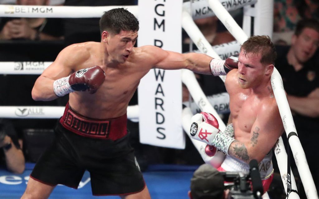 Canelo Alvarez có nên tái đấu với Dmitry Bivol? 