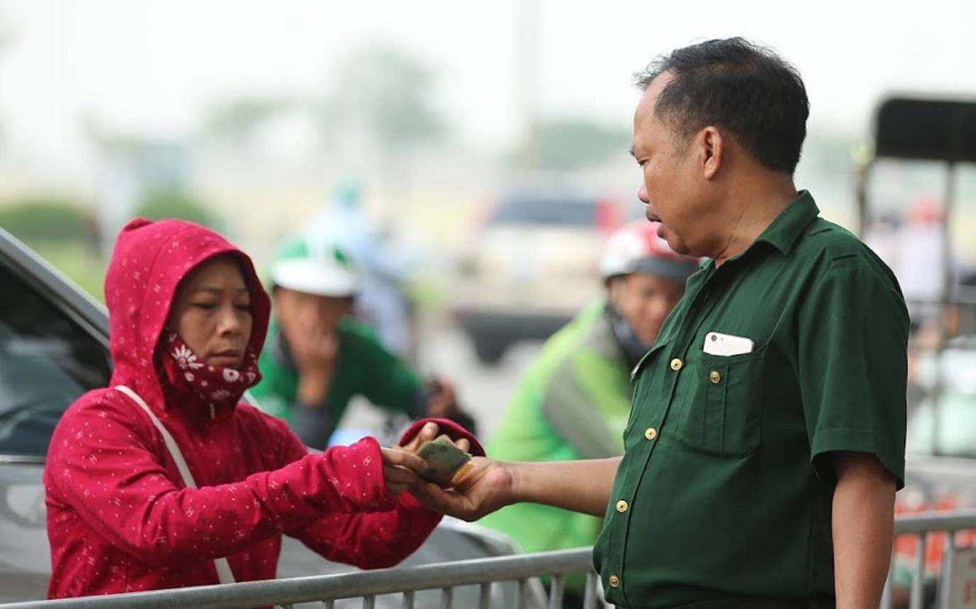 Thương binh mua được vé trận Malaysia vs Việt Nam, rồi lập tức bán lại cho phe vé kiếm lời