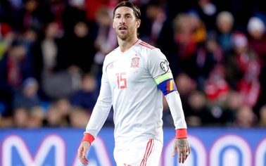 Bàn thua nghiệt ngã khiến chàng thủ quân điển trai Sergio Ramos kém vui trong ngày đi vào lịch sử bóng đá Tây Ban Nha