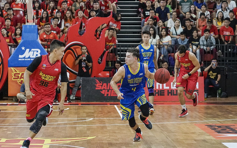 Vincent Nguyễn trở thành tân binh của Saigon Heat tại ABL 10, bài toán hậu vệ dẫn bóng đã có lời giải