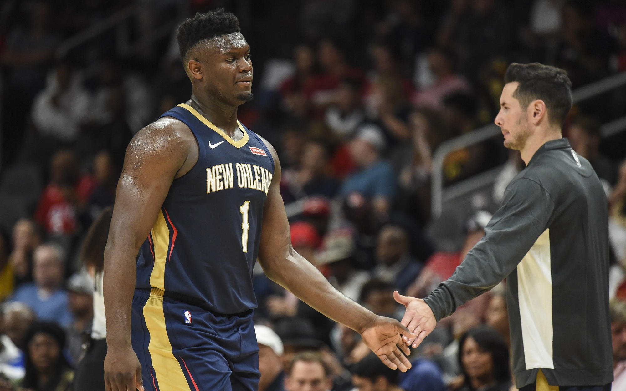 Zion Williamson trải qua cuộc phẫu thuật rách sụn, New Orleans Pelicans đứng ngồi không yên