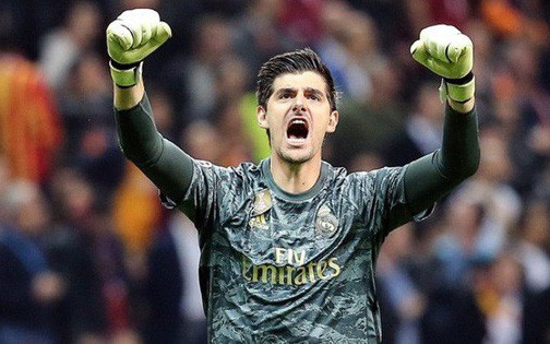 Courtois hóa "người nhện", Real Madrid lần đầu hưởng niềm vui chiến thắng tại Champions League mùa này