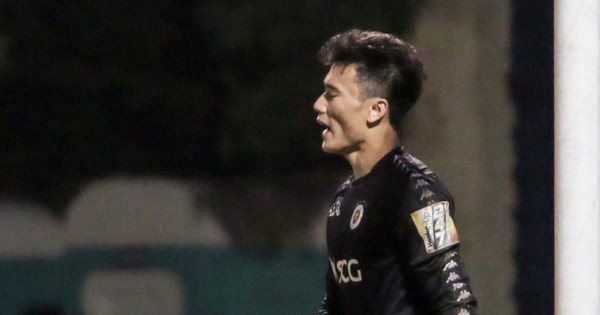 Ngày hạ màn V.League 2019, các thủ môn U22 Việt Nam đều được tin tưởng bắt chính