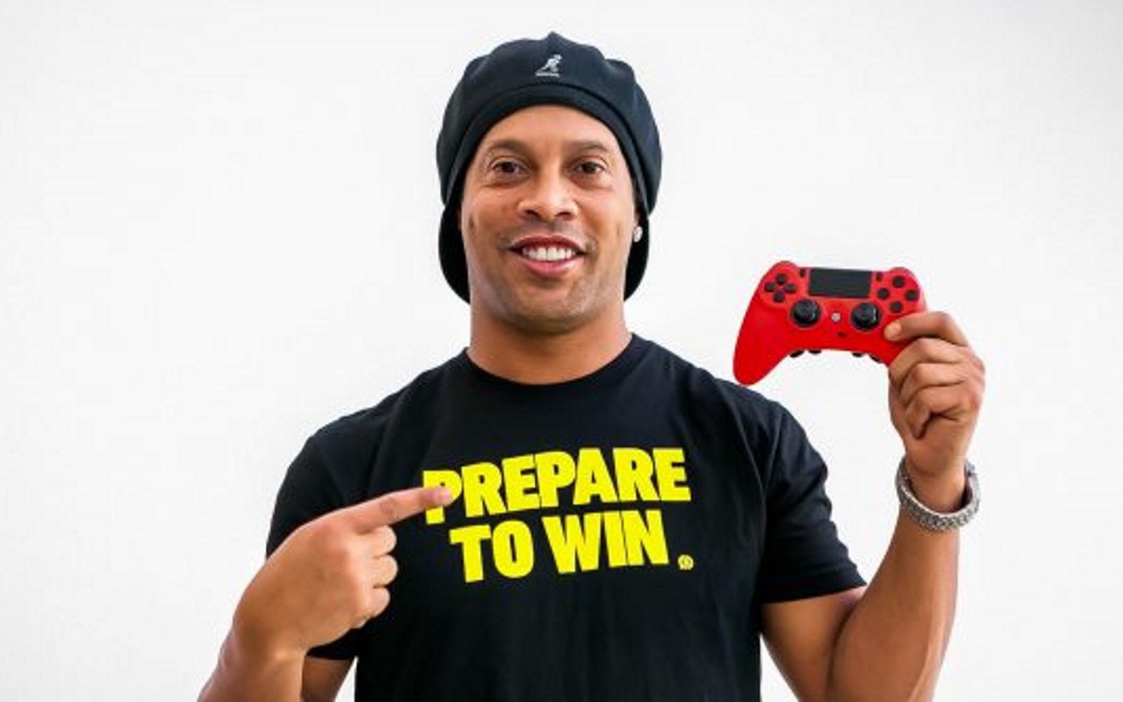 Ronaldinho chuẩn bị thành lập đội tuyển Esports mang tên của chính mình