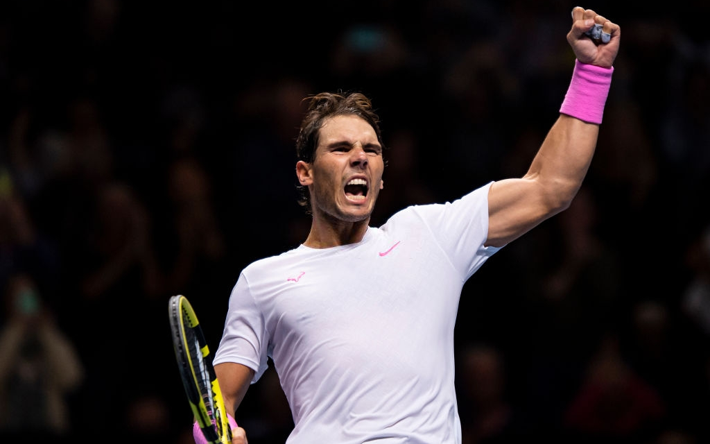 Trong tình thế "ngàn cân treo sợi tóc", Nadal vẫn thoát hiểm ngoạn mục để níu giữ hy vọng đi tiếp tại ATP Finals