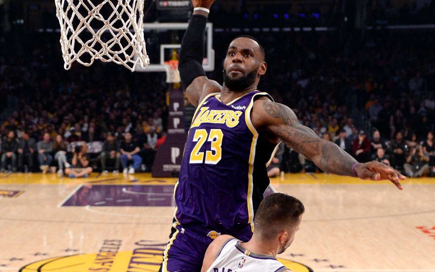 NBA 19-20: LeBron James chứng minh đẳng cấp ngôi sao, Los Angeles Lakers vượt qua Sacramento Kings ở những giây cuối cùng