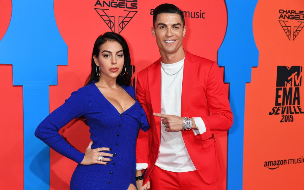 Báo Ý đồng loạt đưa tin sốc về Ronaldo và Georgina: Khẳng định cặp đôi đã bí mật làm đám cưới