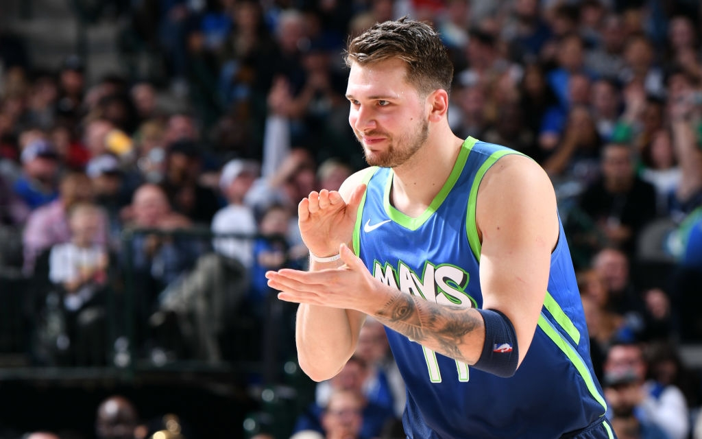 Luka Doncic ra tỏa sáng mang về thắng lợi cho Dallas Mavericks trong ngày đầu ra mắt Jordan Brand