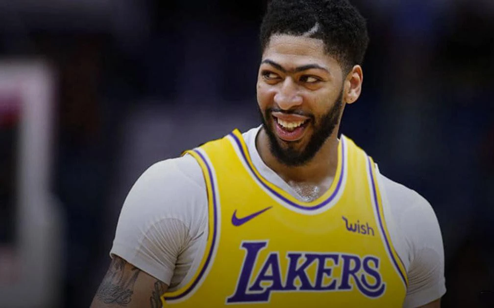 Anthony Davis vẫn chưa thể nhận món quà từ LeBron James