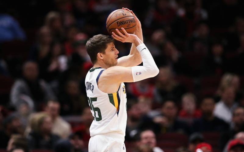 Đánh bại Lakers và 76ers, Bucks chính thức có được chữ ký của Kyle Korver