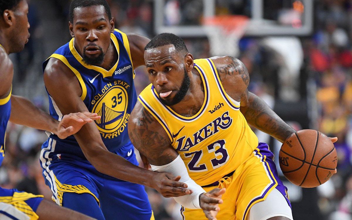 HLV Frank Vogel khẳng định LeBron James sẽ không chơi ở vị trí hậu vệ dẫn bóng