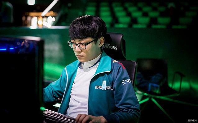 Thua trắng trong trước Damwon Gaming, SKT chưa thể chắc suất tham dự playoffs LCK mùa Hè 2019