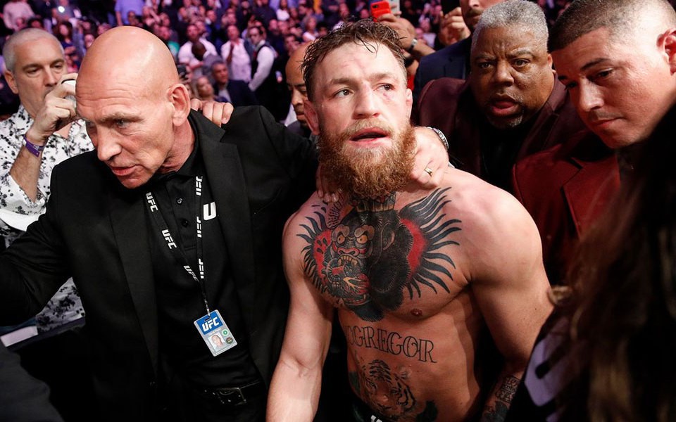 Sau thời gian dài im ắng, cuối cùng "Gã điên" Conor McGregor đã phải cúi đầu nhận sai vì hành hung người cao tuổi