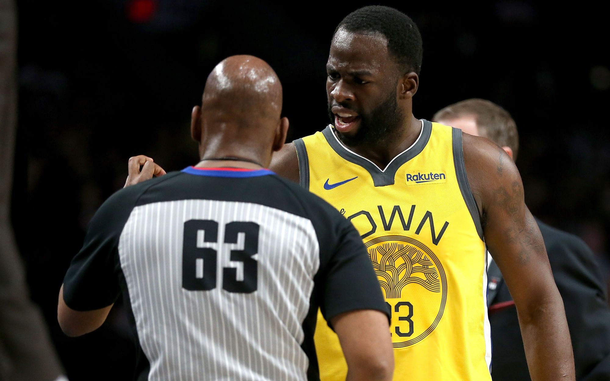 Choáng với số tiền phạt mà Draymond Green đã phải “cống nạp” cho NBA