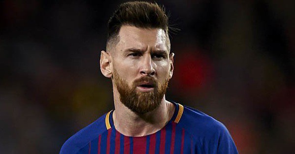 Tân binh của Barcelona méo mặt vì từng "trẻ trâu" tuyên bố bẻ gãy chân Messi