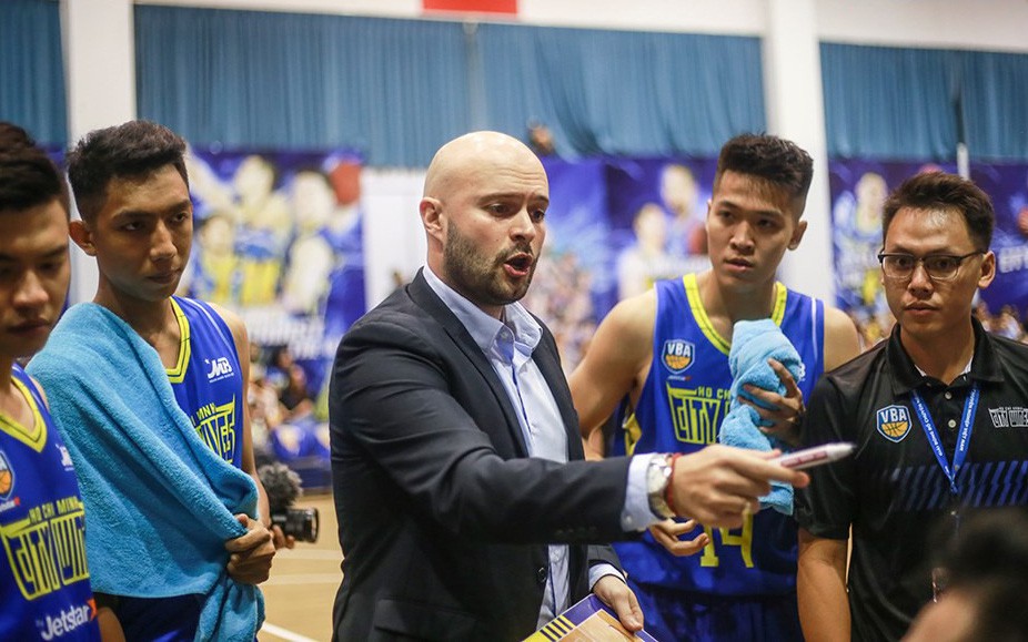 Sau danh hiệu 'Coach of the Year', HLV Predrag Lukic gửi lời cảm ơn đến toàn thể thành viên trong đội bóng Hochiminh City Wings