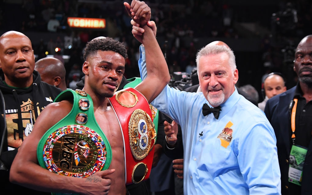 Errol Spence Jr vượt qua Shawn Porter sau một trận đấu vô cùng hấp dẫn, chính thức thống nhất 2 đai vô địch thế giới