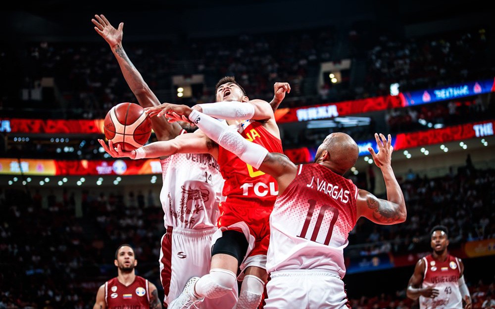 Thất thủ trước Venezuela, chủ nhà Trung Quốc tức tưởi  xuống vòng đấu phân hạng FIBA World Cup 2019