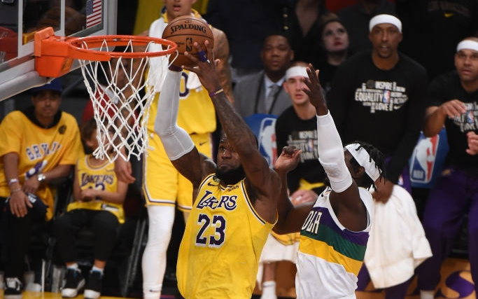 LeBron James lập kỷ lục mới, Los Angeles Lakers đánh bại New Orleans Pelicans bất chấp phong độ cao của Zion Williamson