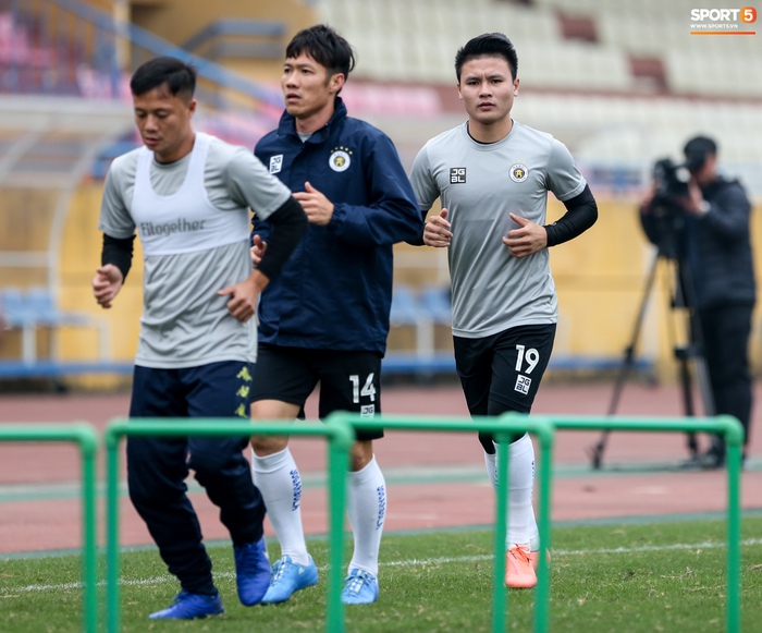 Thêm hai trận V.League 2021 chờ tin hoãn, các CLB nguy cơ cao "ăn" Tết sớm vì Covid-19 - Ảnh 1.