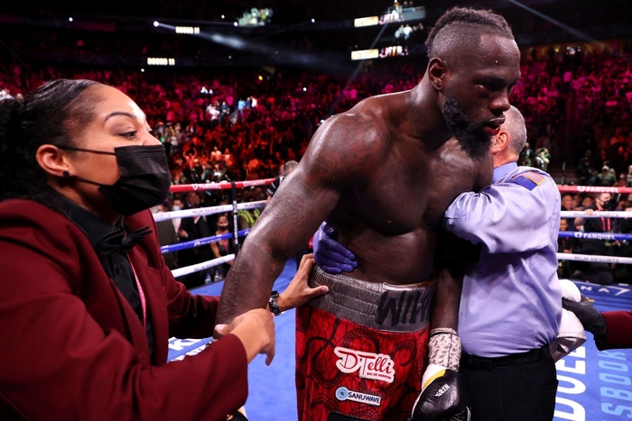 Chùm ảnh: Tyson Fury bảo vệ thành công đai WBC sau chiến thắng bằng KO mãn nhãn trước Deontay Wilder - Ảnh 12.