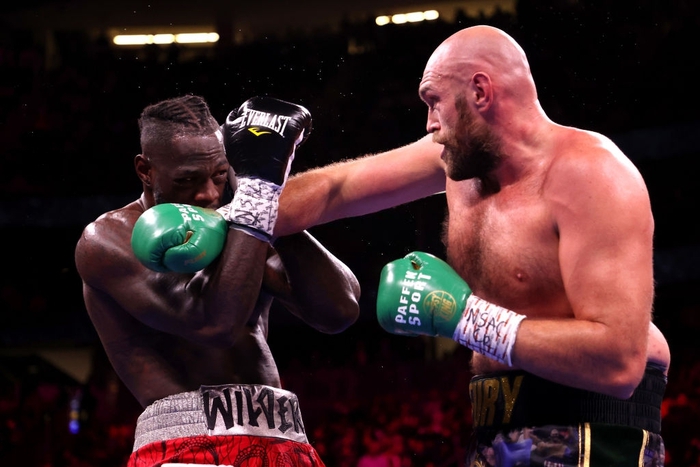 Chùm ảnh: Tyson Fury bảo vệ thành công đai WBC sau chiến thắng bằng KO mãn nhãn trước Deontay Wilder - Ảnh 5.