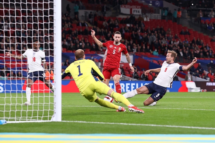 Hàng công phung phí cơ hội, tuyển Anh để Hungary cầm hòa 1-1 ngay trên sân nhà - Ảnh 1.