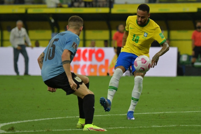 Brazil "nghiền nát" Uruguay tại sân nhà - Ảnh 1.