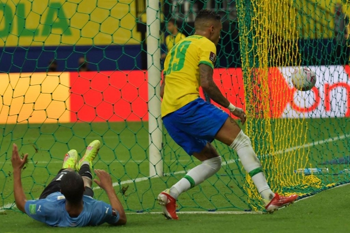 Brazil "nghiền nát" Uruguay tại sân nhà - Ảnh 3.