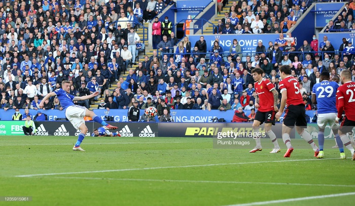 Leicester nhấn chìm "tuần trăng mật" của MU - Ảnh 3.