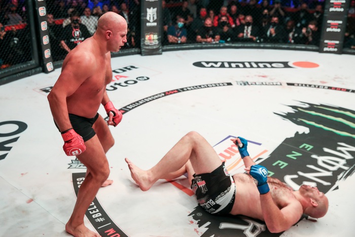 Tái xuất võ đài ở tuổi 45, huyền thoại Fedor Emelianenko giành chiến thắng knock-out ấn tượng chỉ sau 2 phút - Ảnh 4.