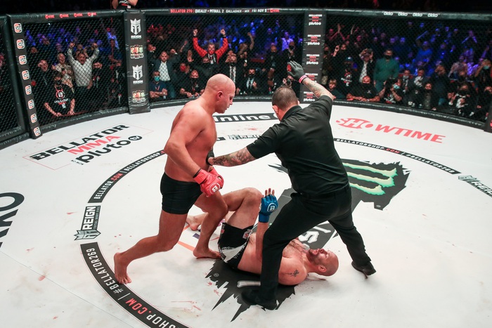 Tái xuất võ đài ở tuổi 45, huyền thoại Fedor Emelianenko giành chiến thắng knock-out ấn tượng chỉ sau 2 phút - Ảnh 5.