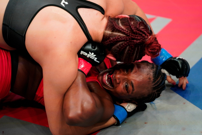 Nữ tay đấm số 1 thế giới Claressa Shields nhận thất bại chuyên nghiệp đầu tiên trong sự nghiệp - Ảnh 2.