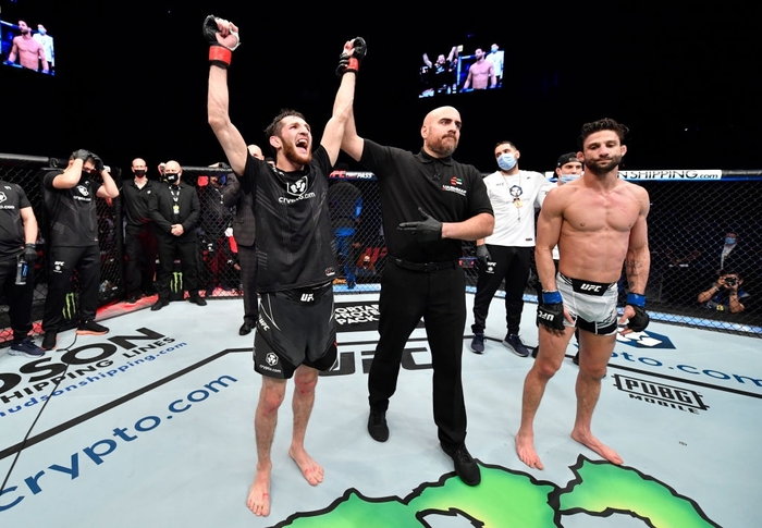 Trực tiếp UFC 267: Sôi động với 2 trận tranh đai, sự xuất hiện của Islam Makhachev cùng Khamzat Chimaev - Ảnh 4.