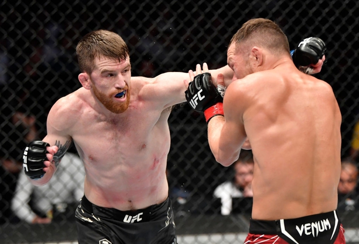 Trực tiếp UFC 267: Petr Yan trở thành nhà vô địch tạm thời ở hạng gà - Ảnh 3.