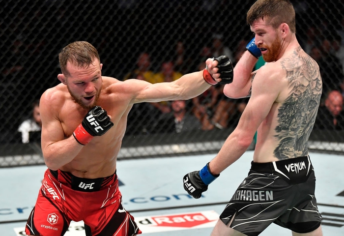 Trực tiếp UFC 267: Petr Yan trở thành nhà vô địch tạm thời ở hạng gà - Ảnh 2.