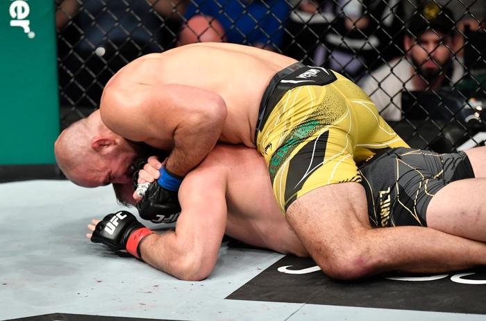 Đánh bại Jan Blachowicz, Glover Teixeira trở thành nhà vua mới của UFC - Ảnh 2.